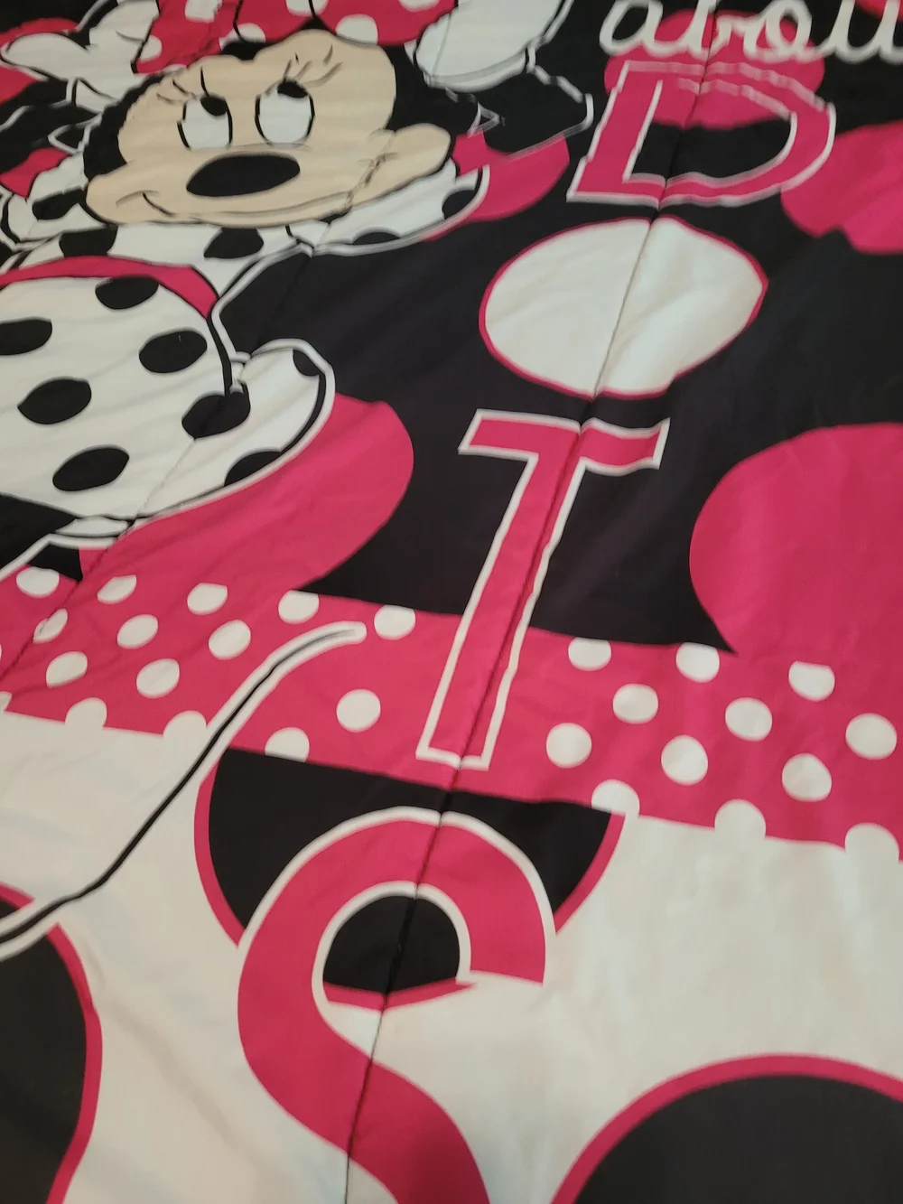 Disney Minnie Mouse Pink & Black Polka Dot Comforter